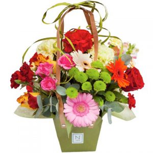 "Bukiet kolorowych kwiatów w torebce"