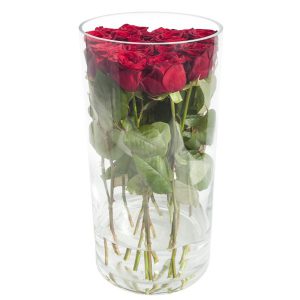 "Czerwone róże w szkle"