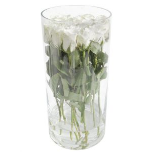 "Czerwone róże w szkle"